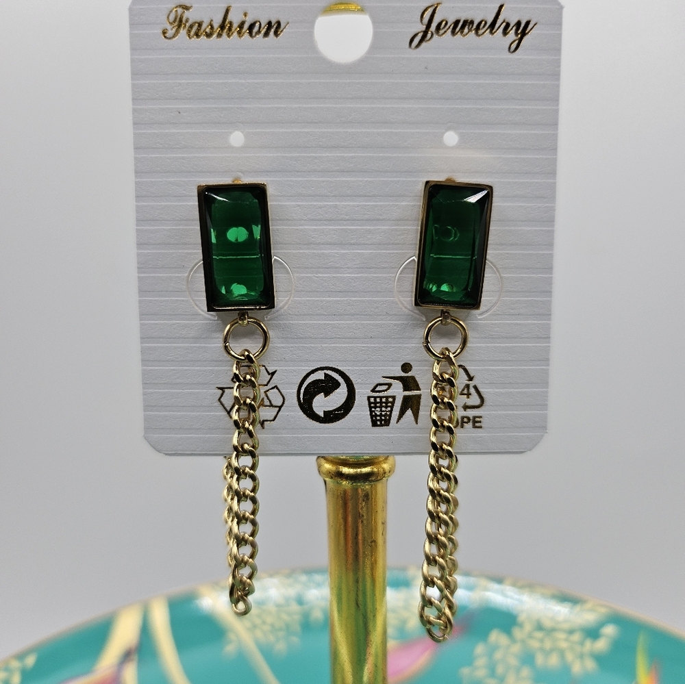 🆕️Emerald vintage fashion chain earrings